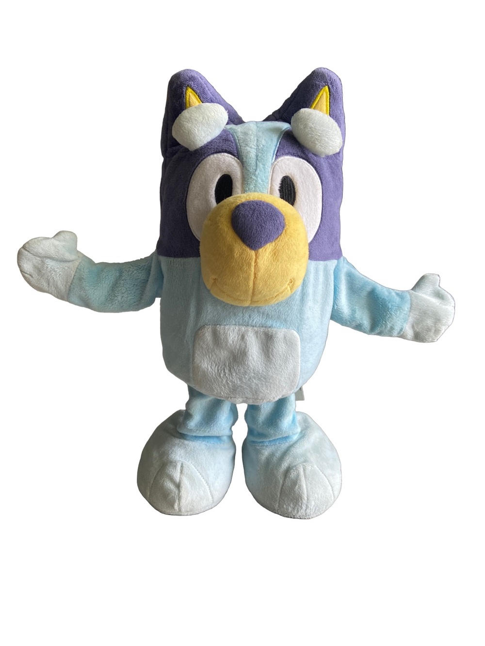 Bluey Dance and Play 14” Animated Plush with Phrases and Songs